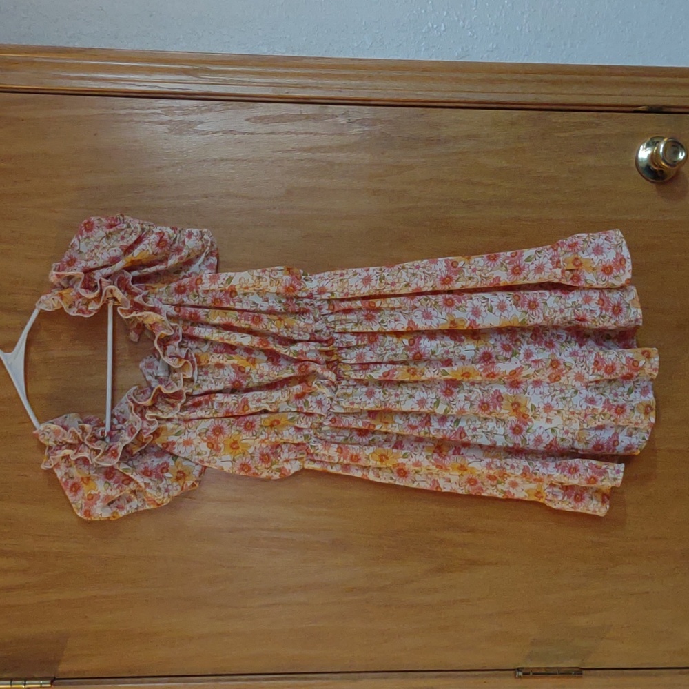 Sienna Sky country floral ruffled dress Womens Medium orange yellow off shoulder